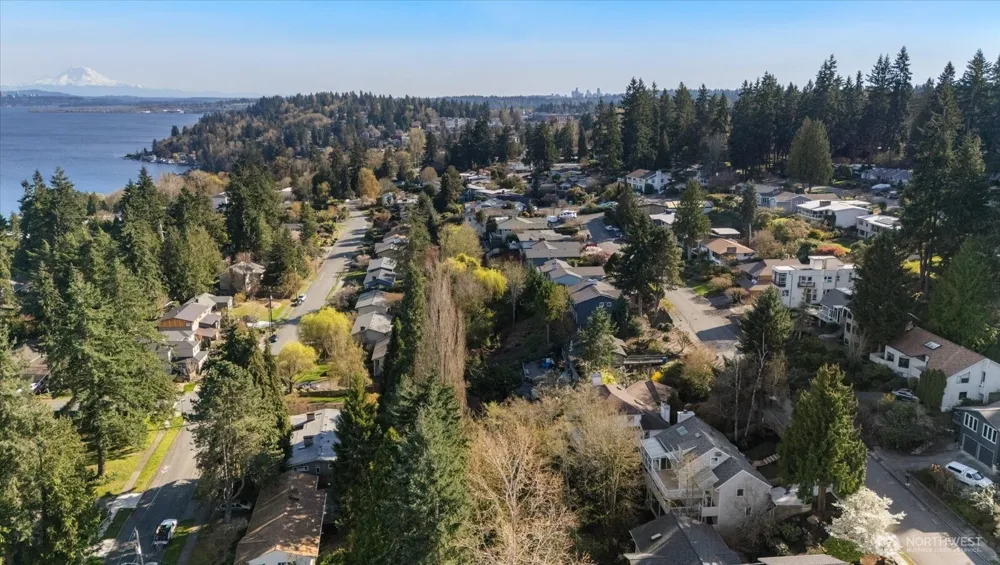 16018 36th Avenue NE Lake Forest Park, WA 98155