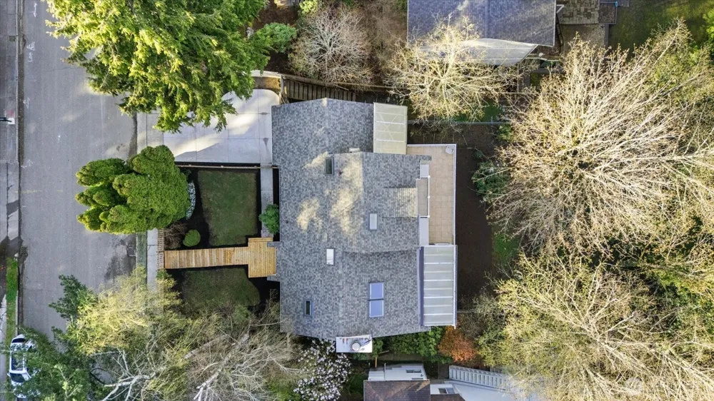 16018 36th Avenue NE Lake Forest Park, WA 98155