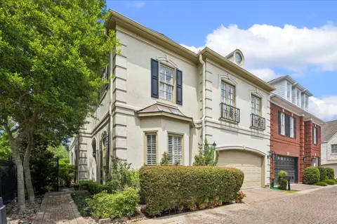 240 S Post Oak Lane
