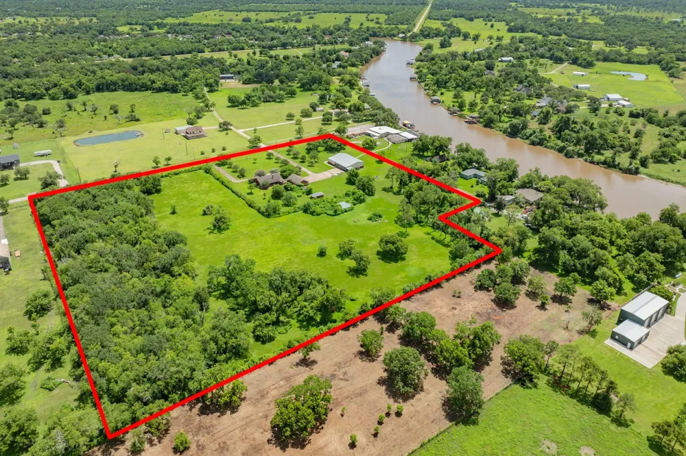 2910 County Road 519 Brazoria, TX 77422