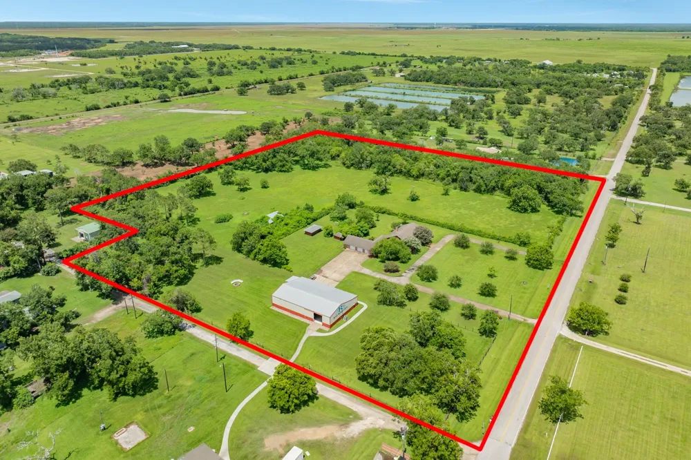 2910 County Road 519 Brazoria, TX 77422