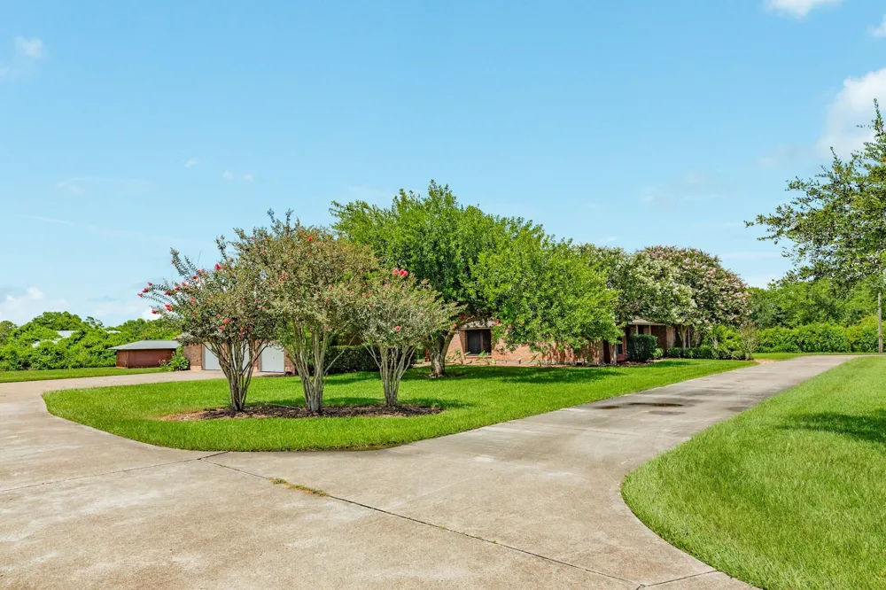 2910 County Road 519 Brazoria, TX 77422