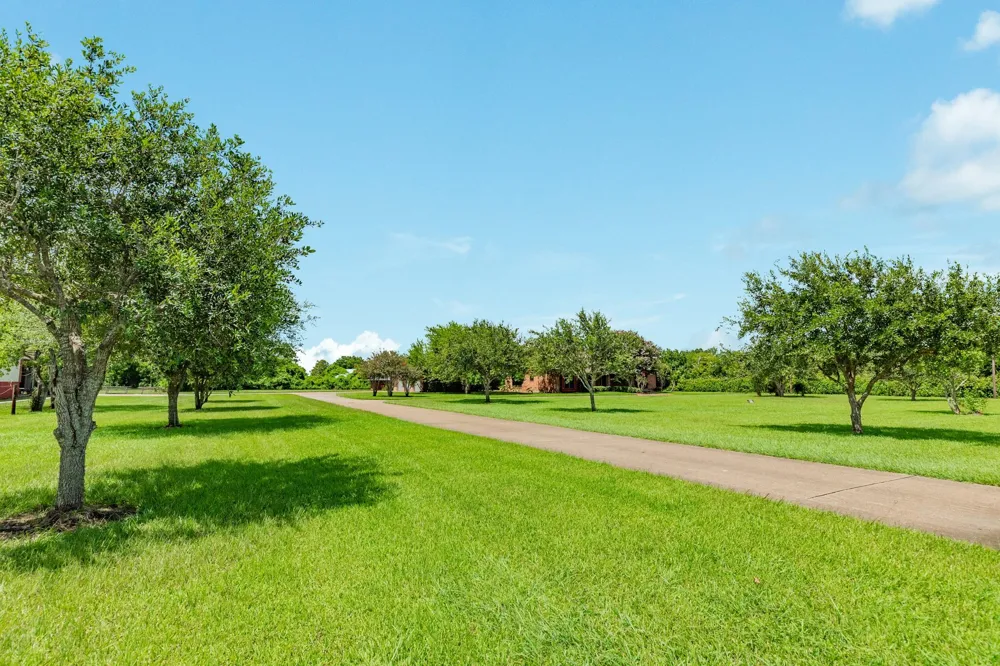 2910 County Road 519 Brazoria, TX 77422