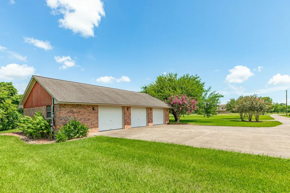 2910 County Road 519 Brazoria, TX 77422