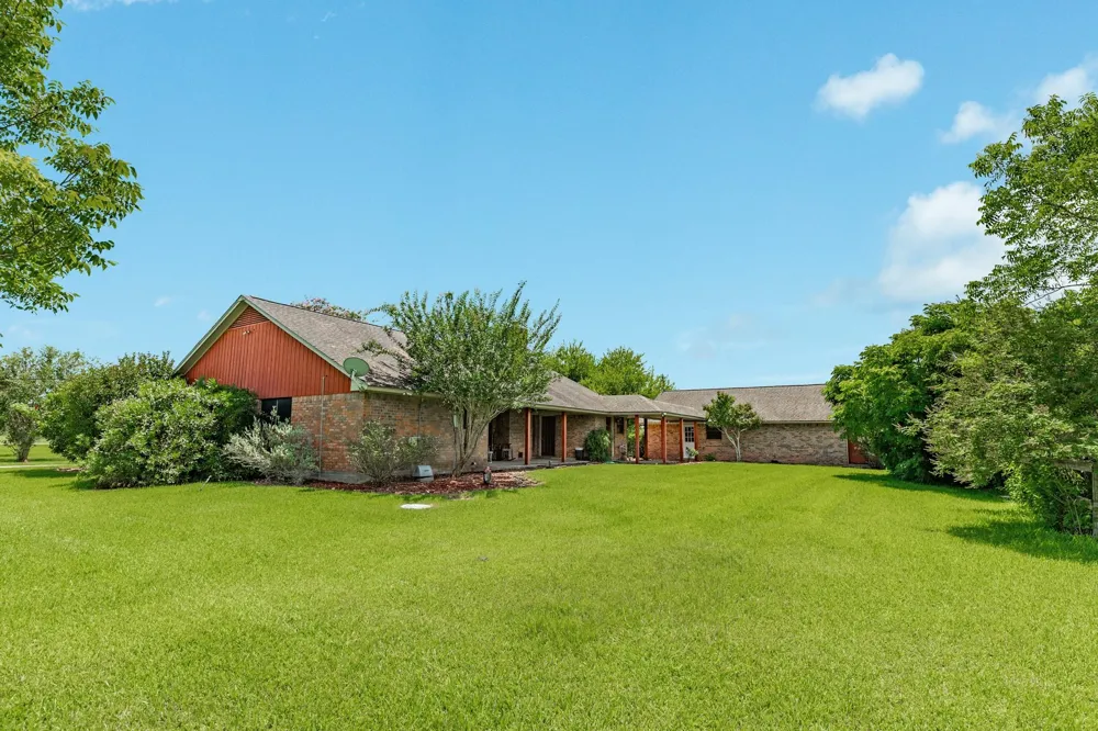 2910 County Road 519 Brazoria, TX 77422