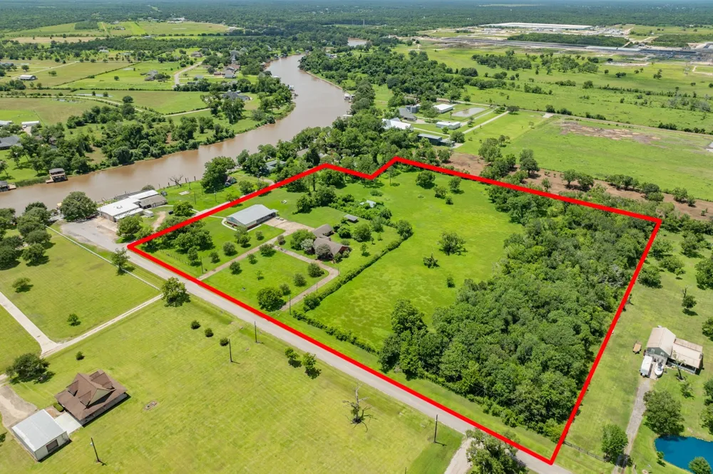 2910 County Road 519 Brazoria, TX 77422