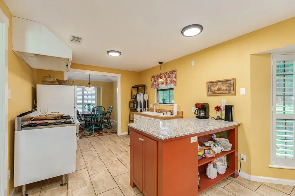 2910 County Road 519 Brazoria, TX 77422
