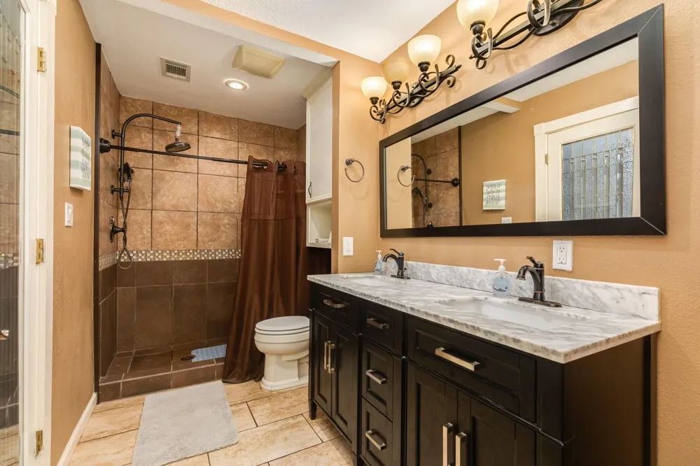 2910 County Road 519 Brazoria, TX 77422