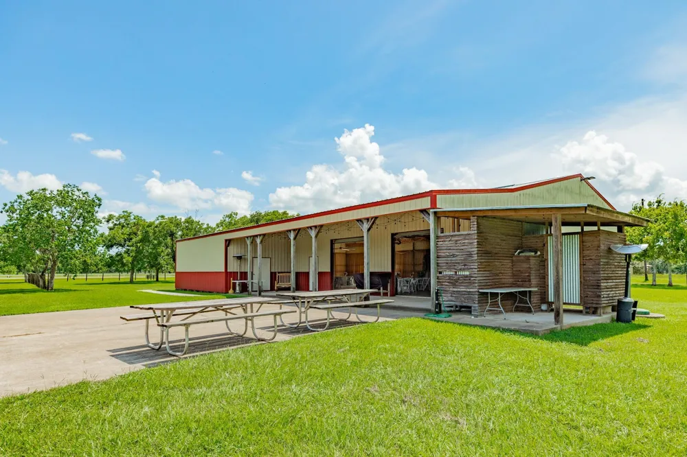2910 County Road 519 Brazoria, TX 77422