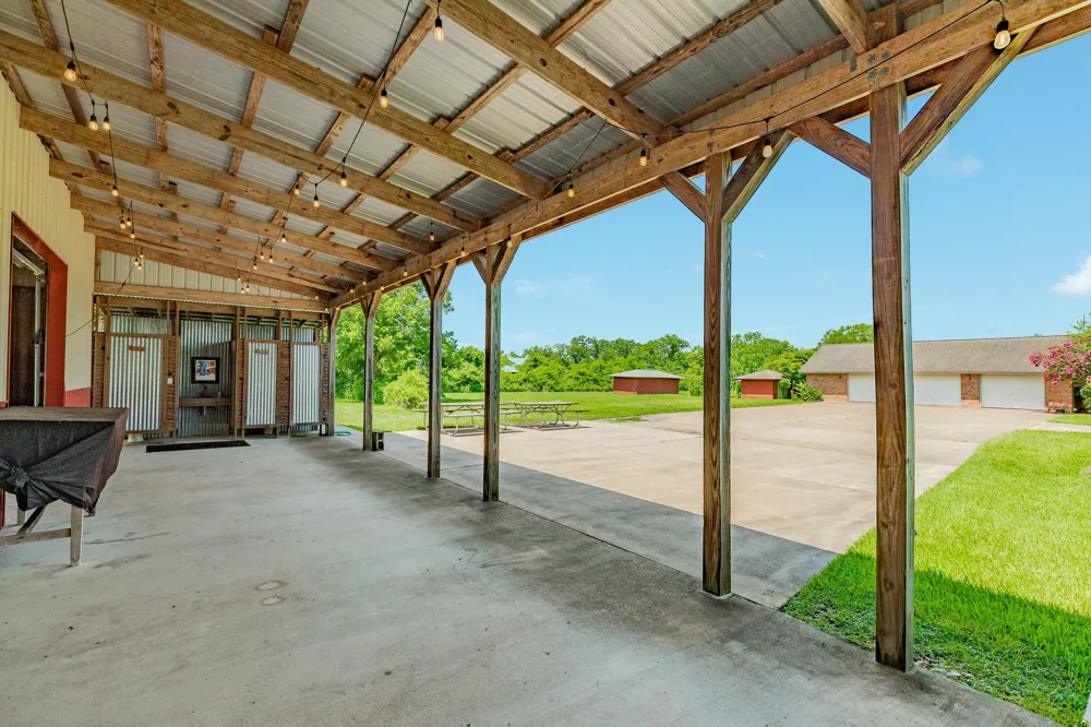 2910 County Road 519 Brazoria, TX 77422