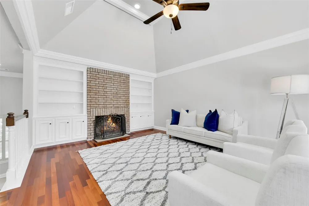 202 Victoria Way Friendswood, TX 77546