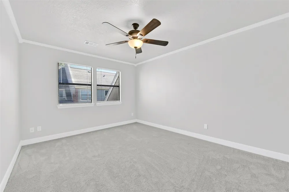 202 Victoria Way Friendswood, TX 77546