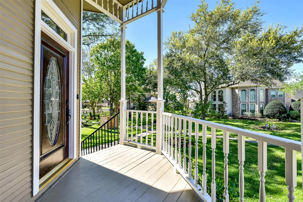 202 Victoria Way Friendswood, TX 77546
