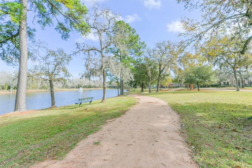 202 Victoria Way Friendswood, TX 77546