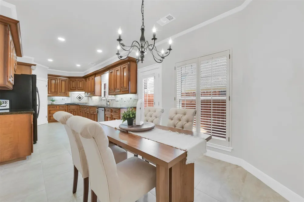 202 Victoria Way Friendswood, TX 77546