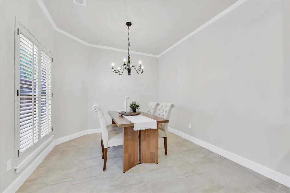 202 Victoria Way Friendswood, TX 77546