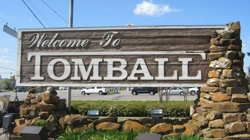 19 Mechanic Road Tomball, TX 77375