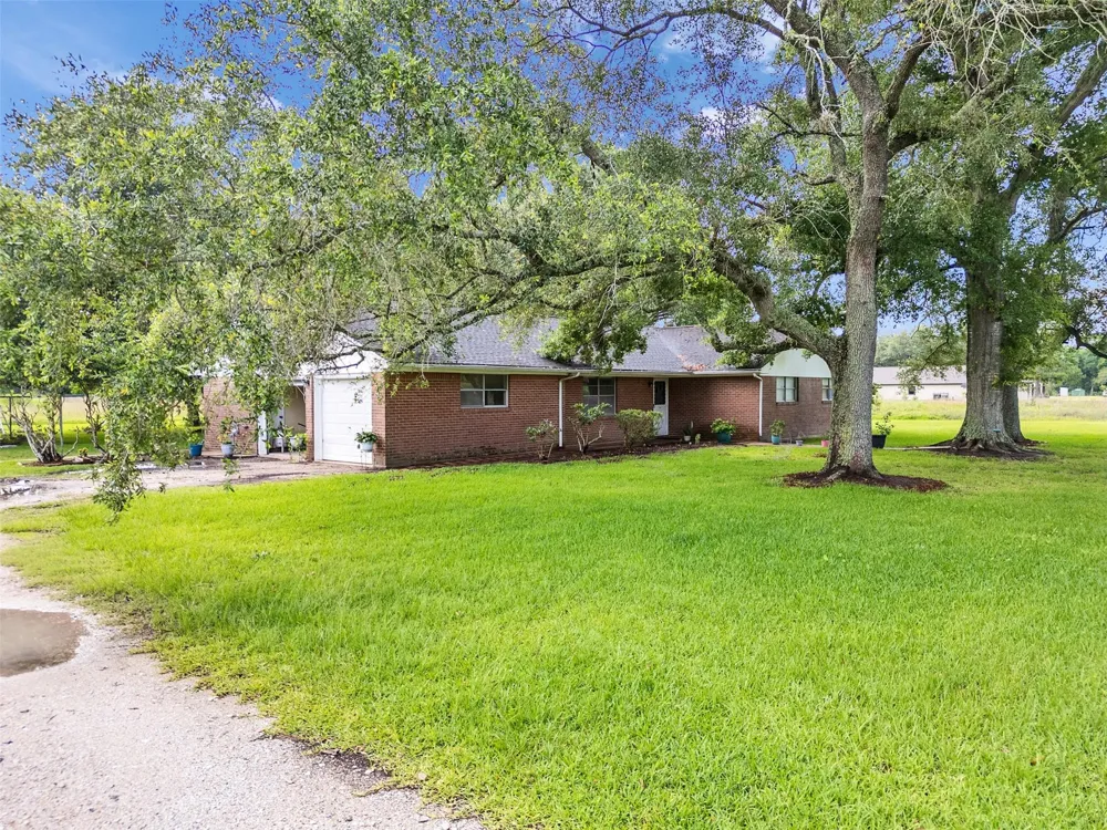2453 Roy Road Pearland, TX 77581