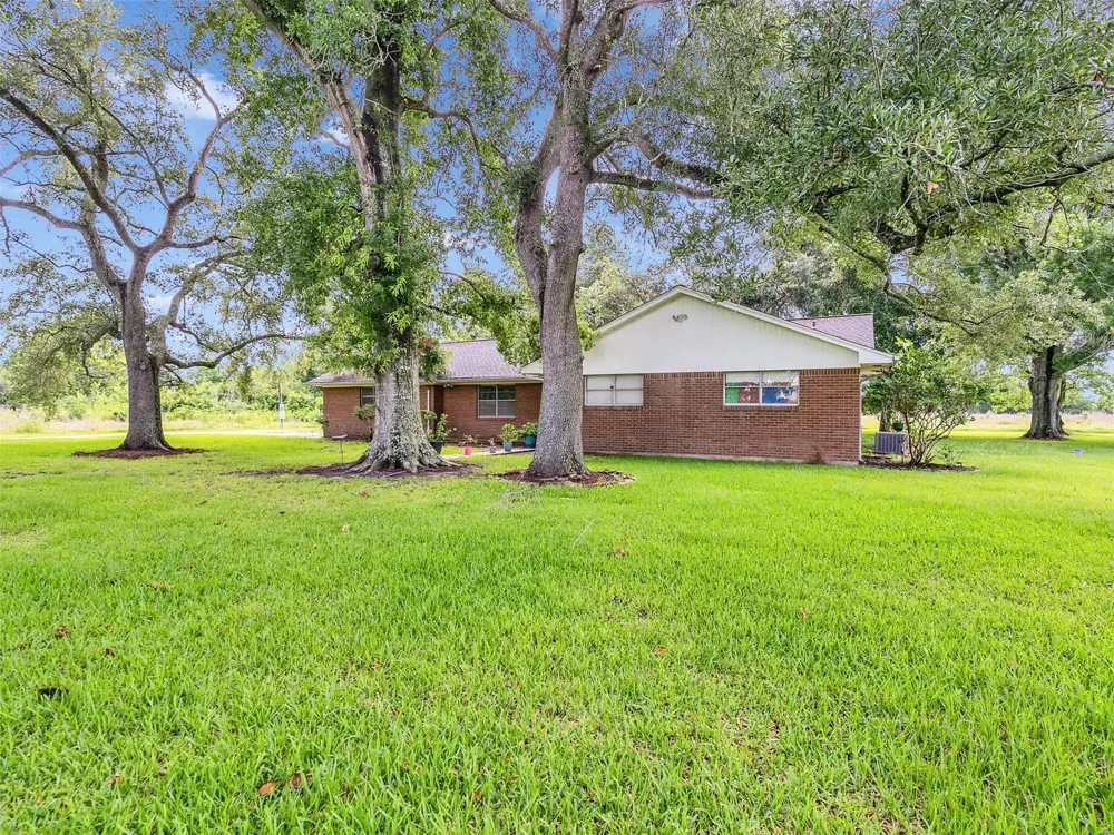 2453 Roy Road Pearland, TX 77581
