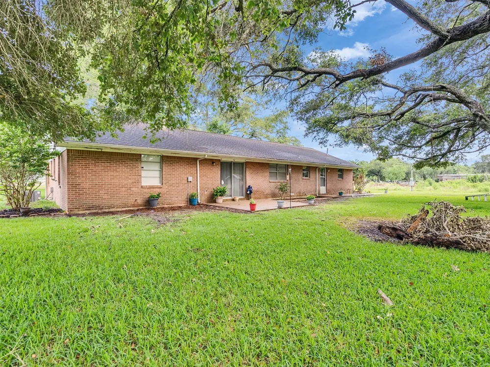 2453 Roy Road Pearland, TX 77581