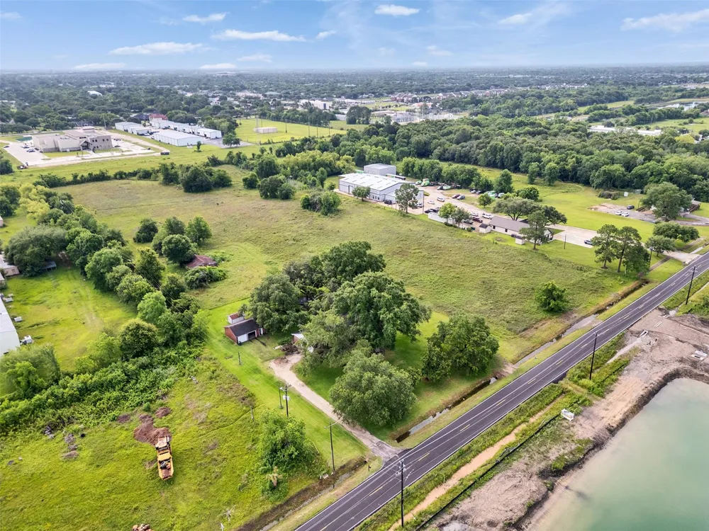 2453 Roy Road Pearland, TX 77581