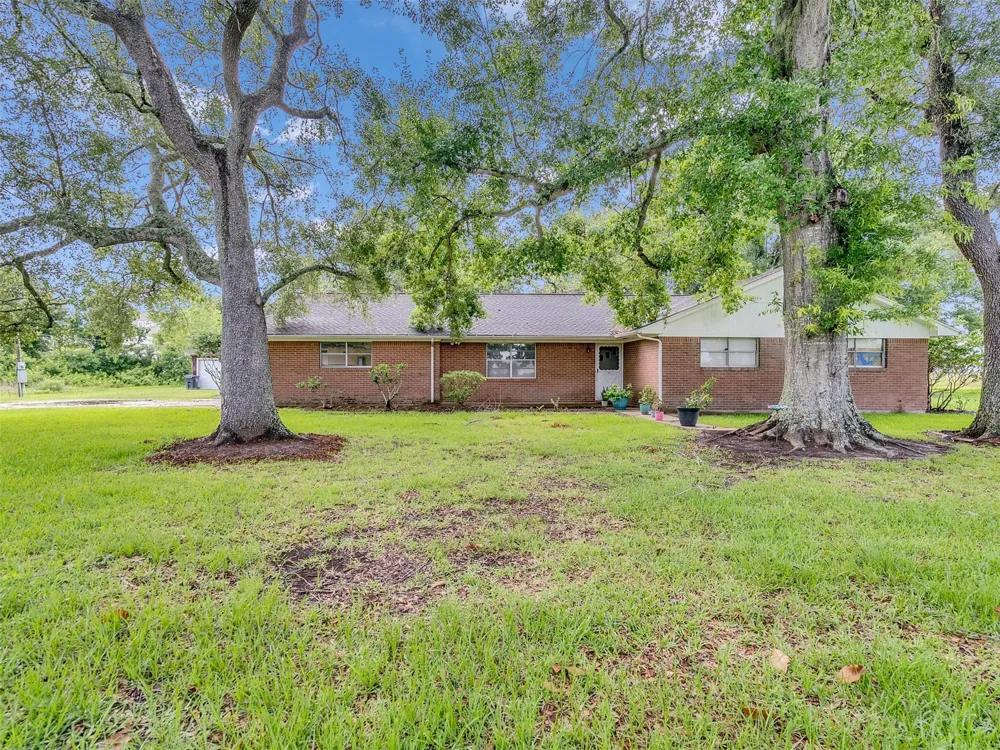 2453 Roy Road Pearland, TX 77581