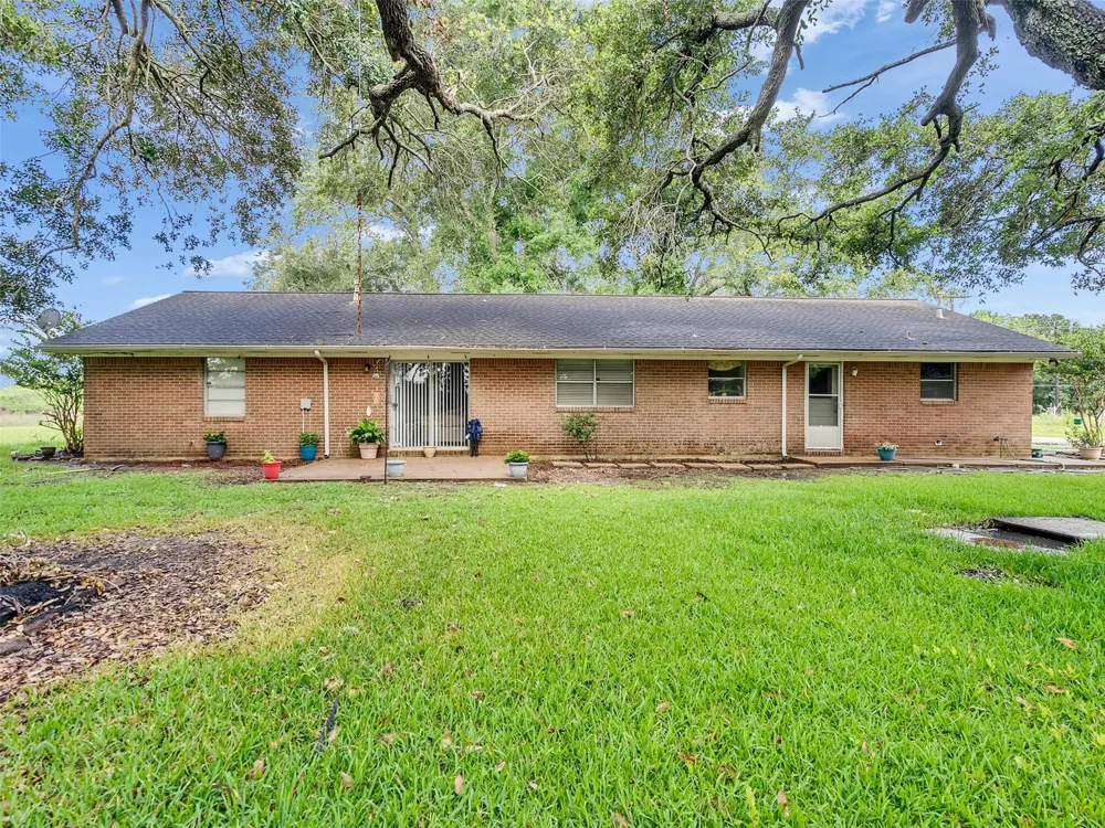 2453 Roy Road Pearland, TX 77581