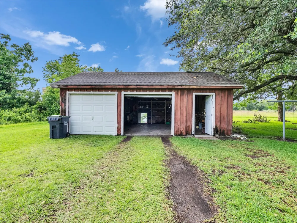 2453 Roy Road Pearland, TX 77581