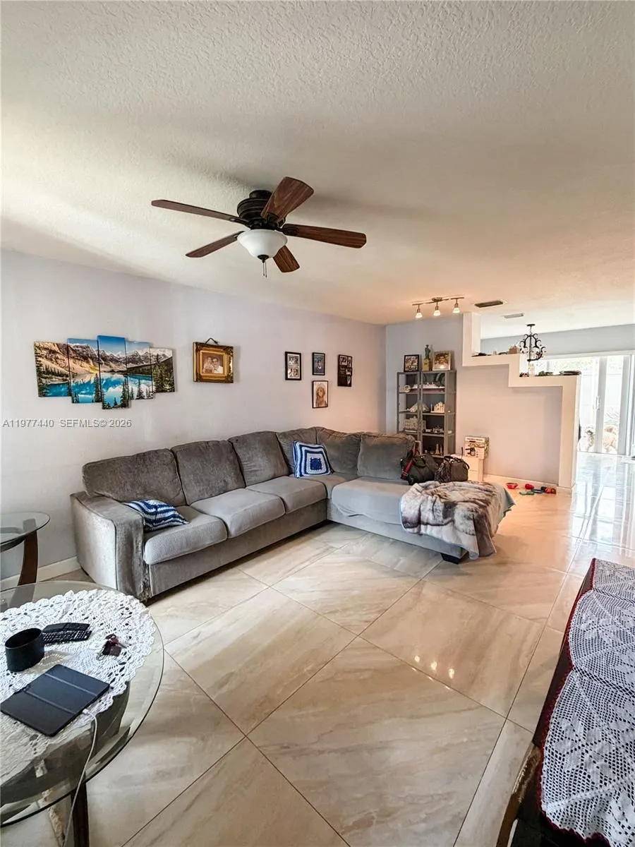 2323 SW 85Way Miramar, FL 33025