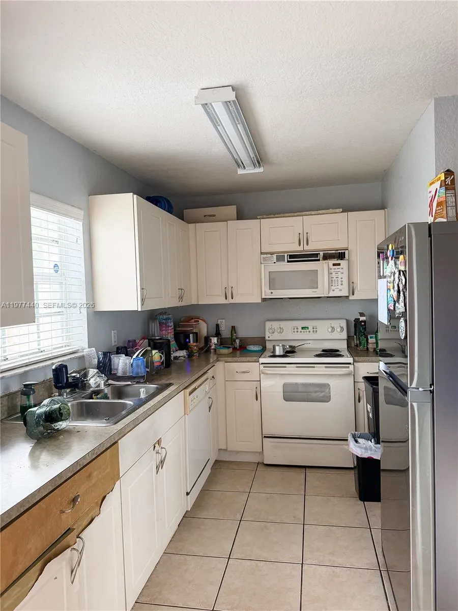 2323 SW 85Way Miramar, FL 33025