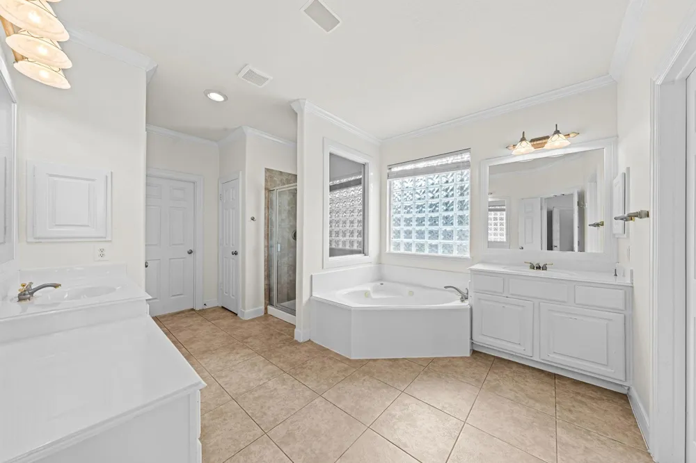 6118 Durango Bay Lane Houston, TX 77041