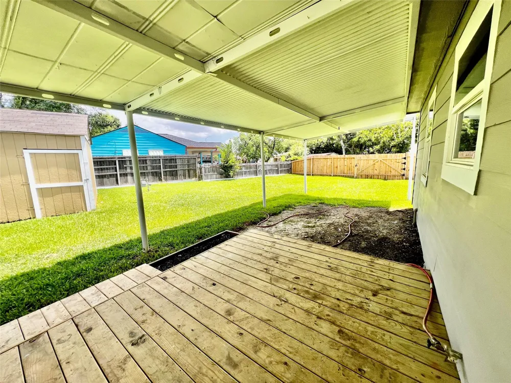 2307 Windsor Lane Pasadena, TX 77506