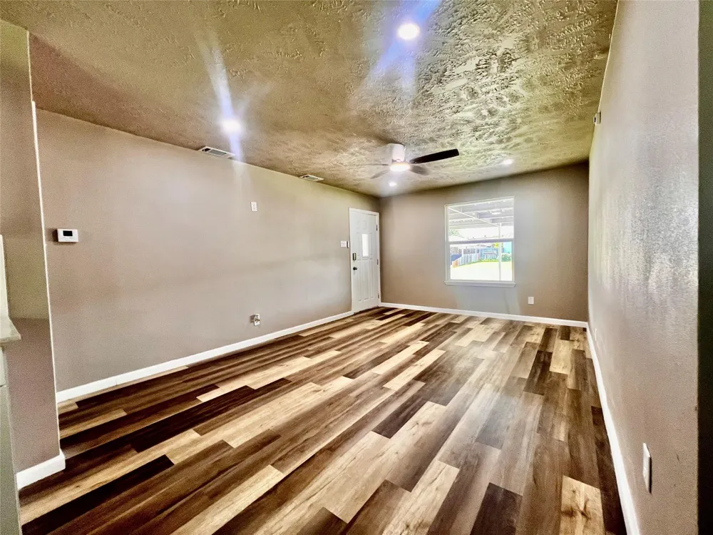 2307 Windsor Lane Pasadena, TX 77506
