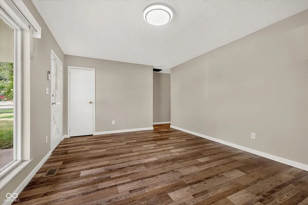 1112 Walton Drive Plainfield, IN 46168