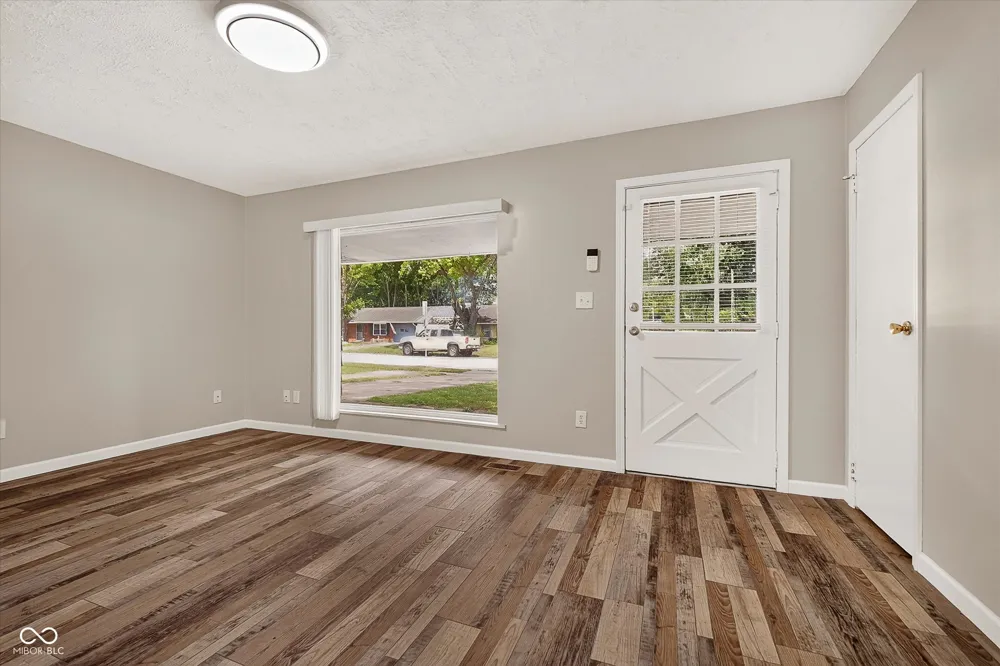 1112 Walton Drive Plainfield, IN 46168