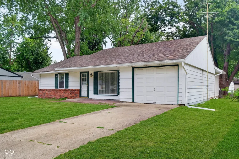1112 Walton Drive Plainfield, IN 46168