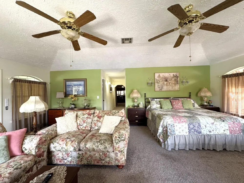 624 County Road 3180 Colmesneil, TX 75938