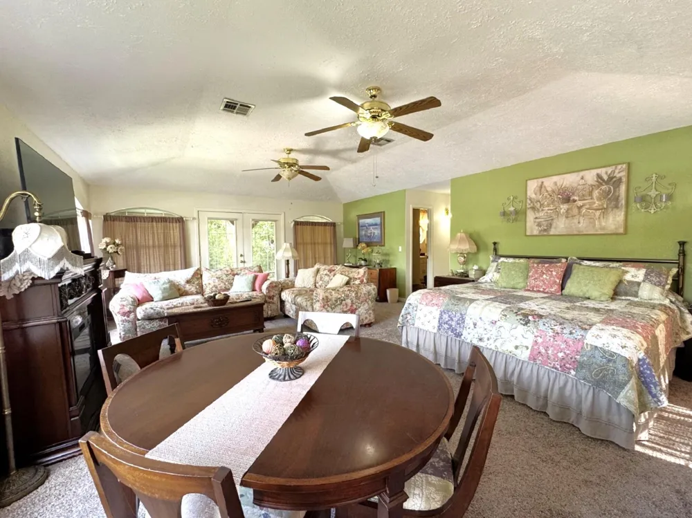 624 County Road 3180 Colmesneil, TX 75938