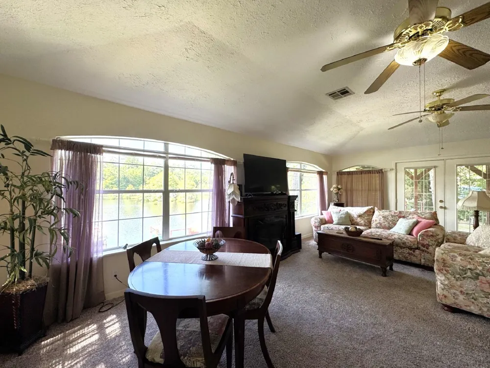624 County Road 3180 Colmesneil, TX 75938