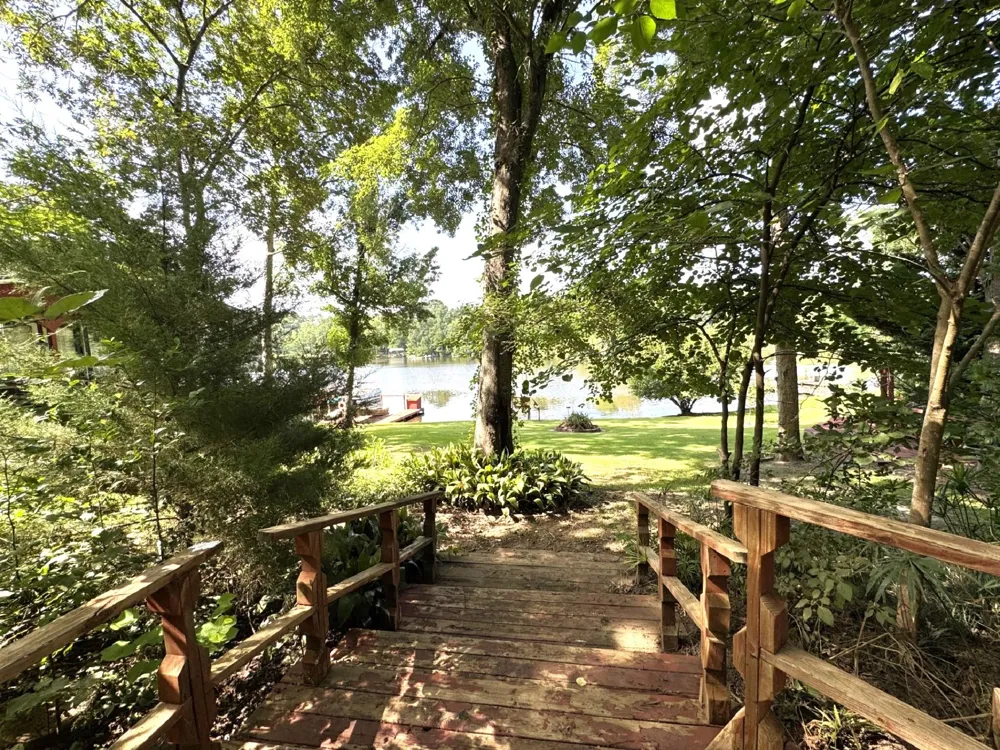 624 County Road 3180 Colmesneil, TX 75938