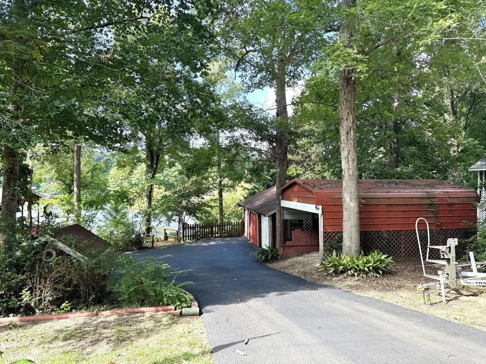 624 County Road 3180 Colmesneil, TX 75938