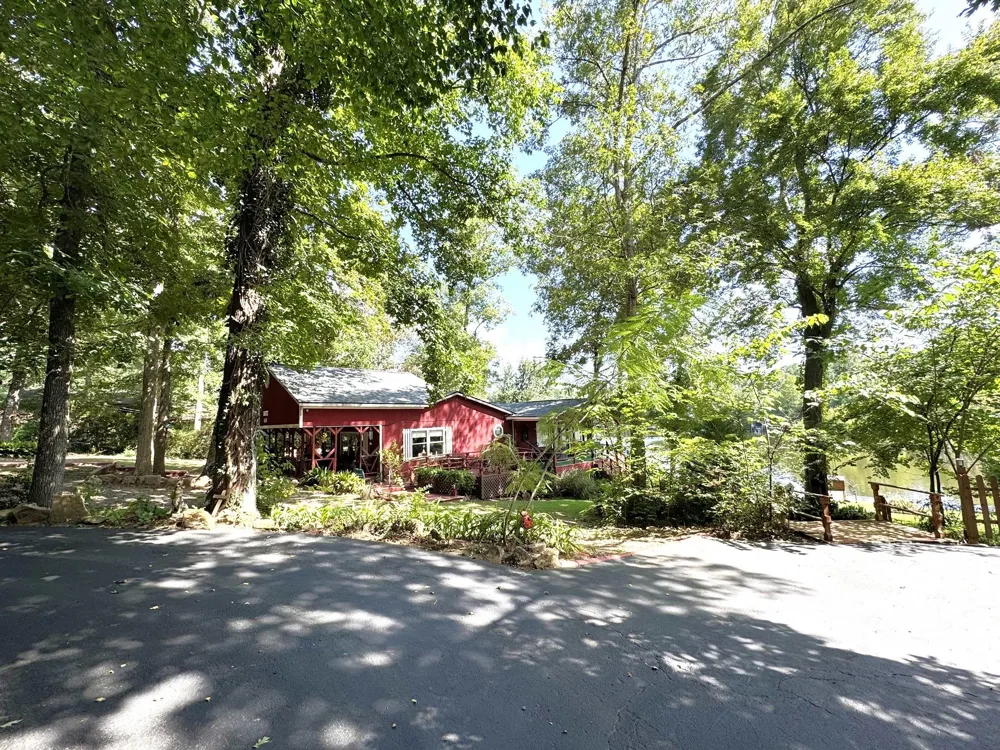 624 County Road 3180 Colmesneil, TX 75938