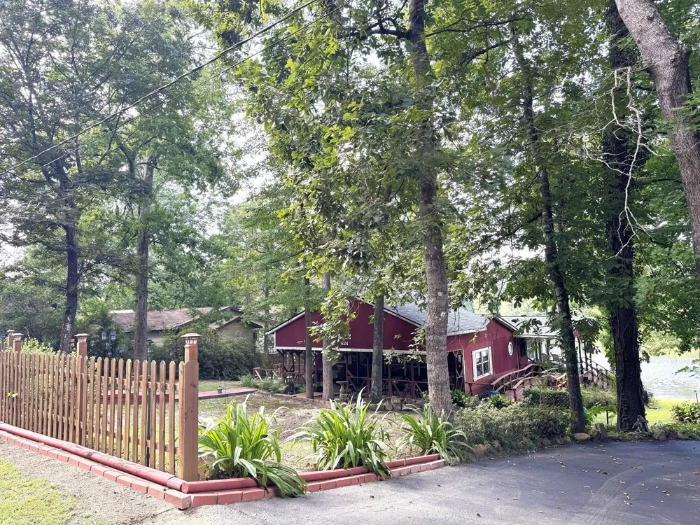 624 County Road 3180 Colmesneil, TX 75938