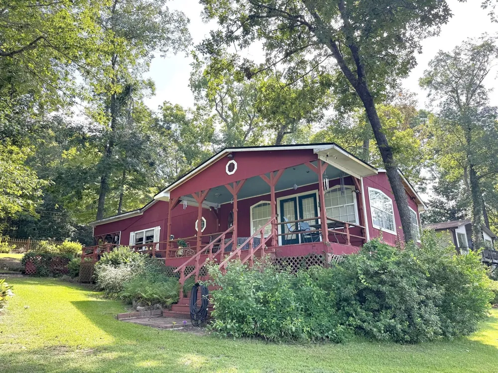 624 County Road 3180 Colmesneil, TX 75938