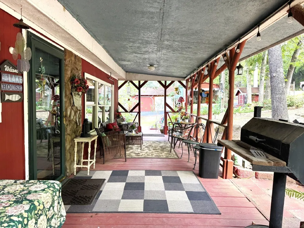 624 County Road 3180 Colmesneil, TX 75938