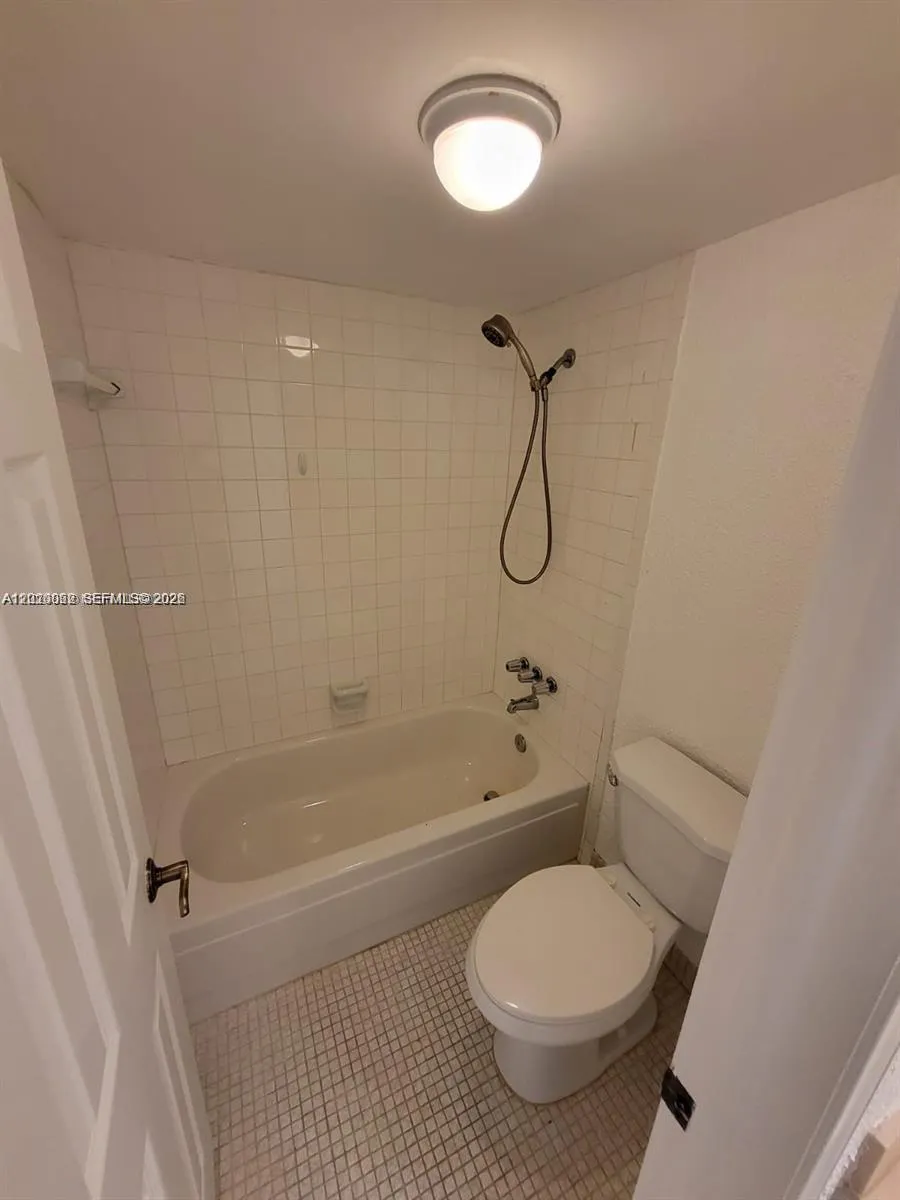 9440 Live Oak Pl #201 Davie, FL 33324