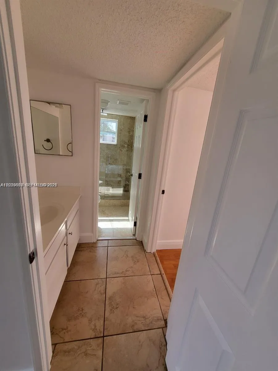 9440 Live Oak Pl #201 Davie, FL 33324