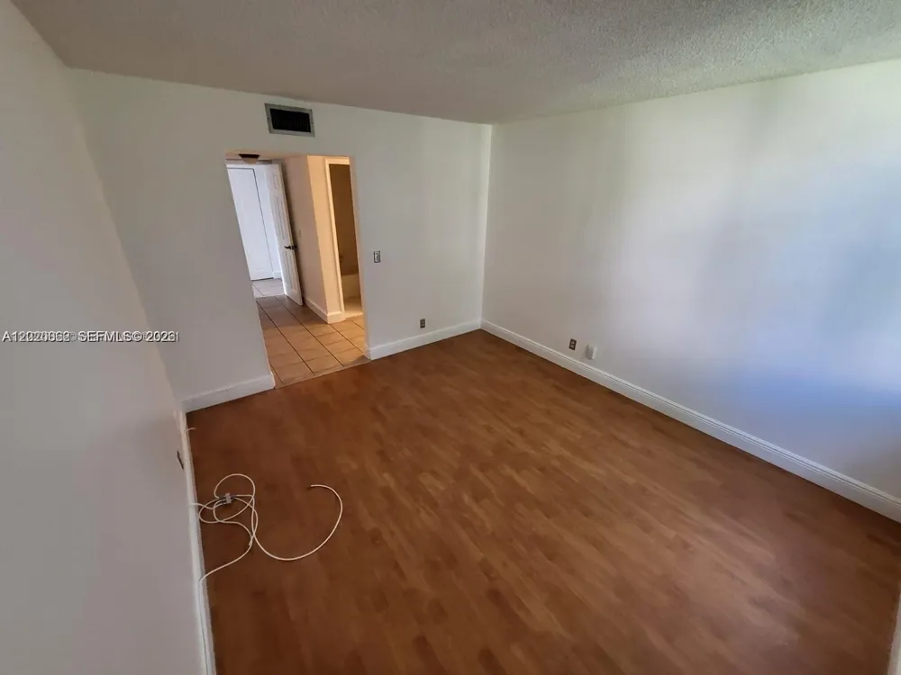 9440 Live Oak Pl #201 Davie, FL 33324
