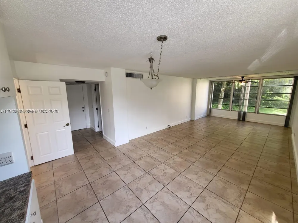 9440 Live Oak Pl #201 Davie, FL 33324