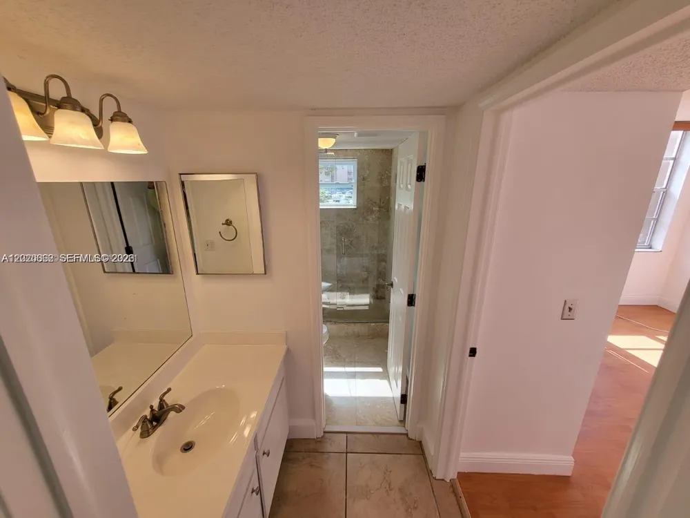 9440 Live Oak Pl #201 Davie, FL 33324